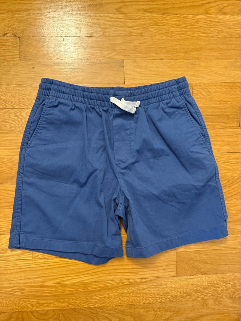 Vineyard Vines Boys Blue Elastic-Waist  Shorts, blue. Size 18 (fits like L)